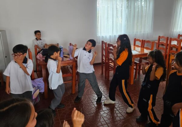 en_tallerArteCreativo260404 (5) en_tallerArteCreativo260404 (5)