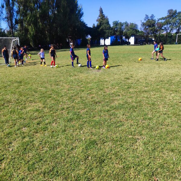 en_tallerfutbolfemenino260402 (1)